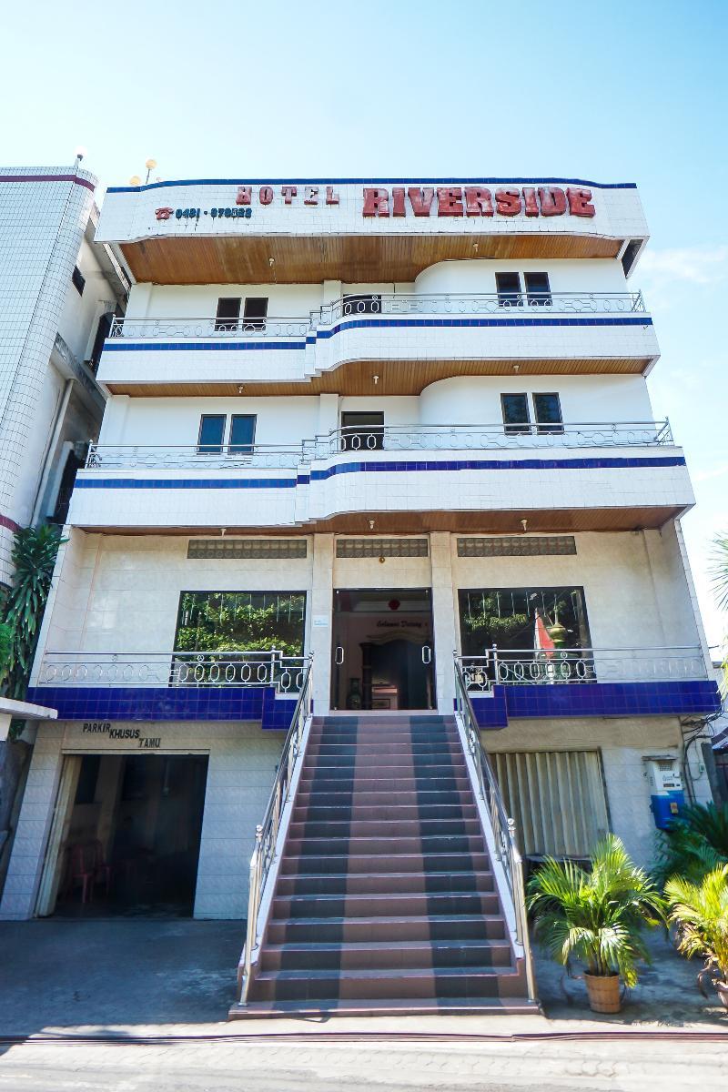 Riverside Hotel